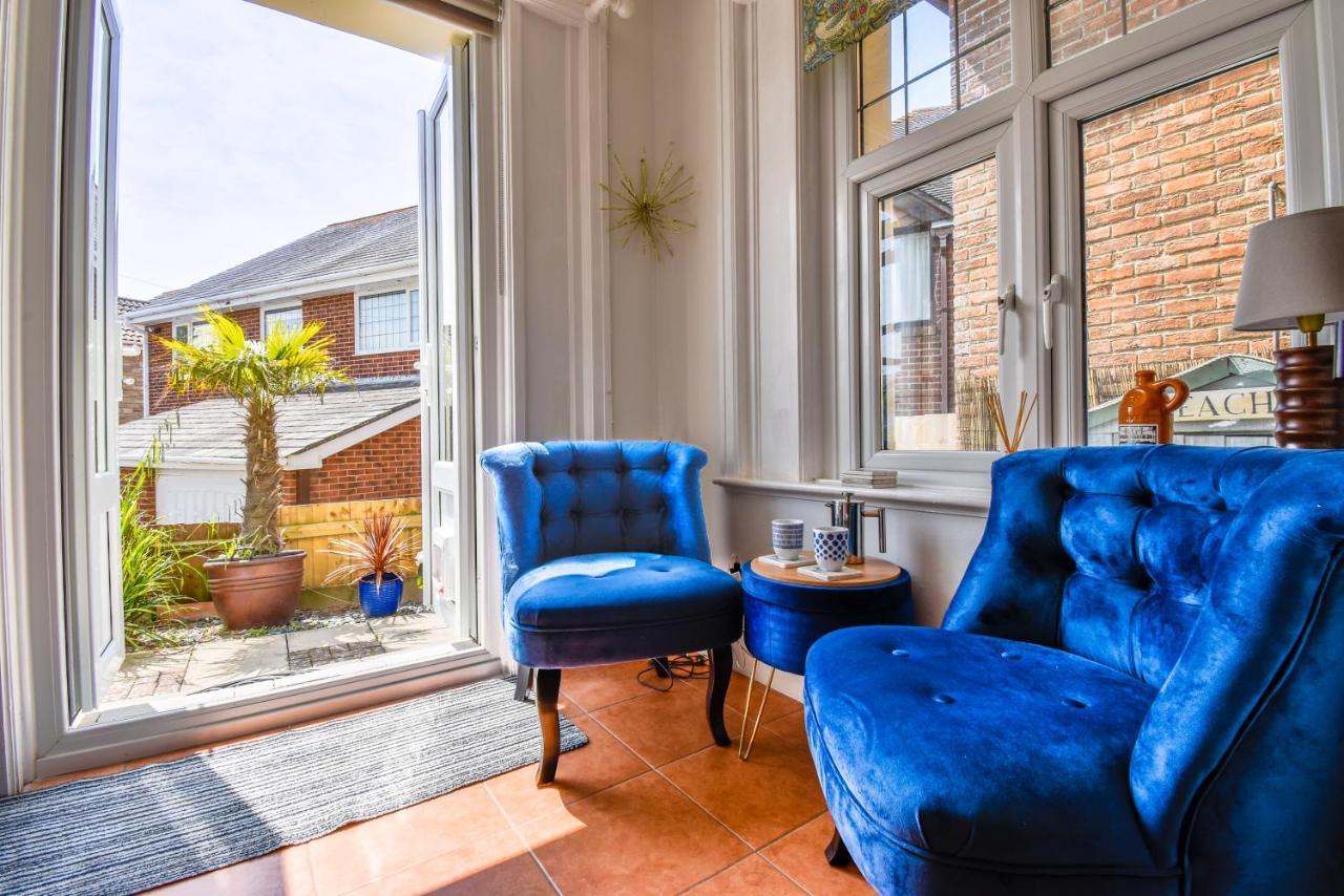 Bowleaze Hideaway - Beachside Dog Friendly *