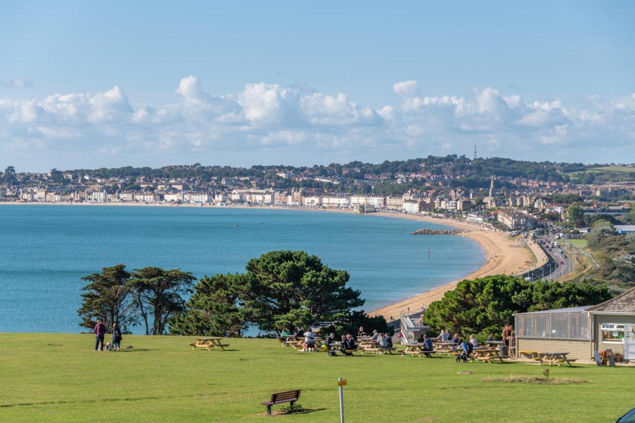 Bowleaze Hideaway - Beachside Dog Friendly *